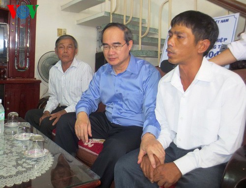 Fatherland Front President pays working visits to Binh Dinh and Khanh Hoa - ảnh 2